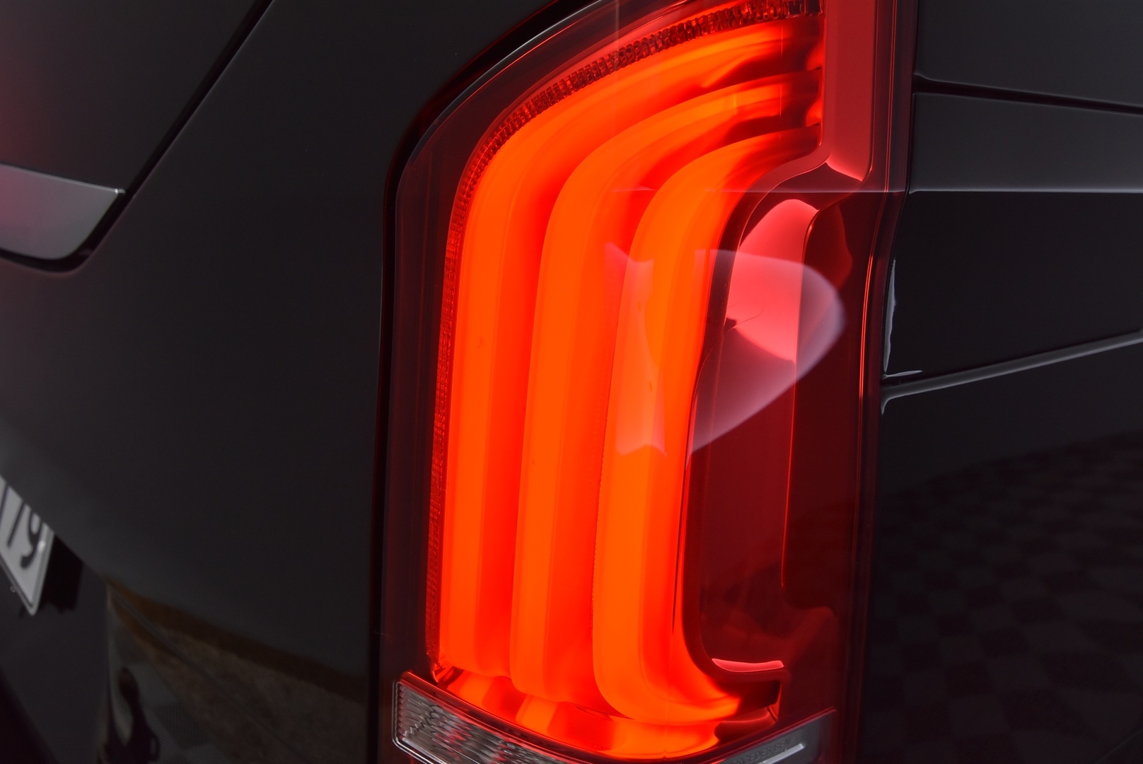 MERCEDES-BENZ V 2022