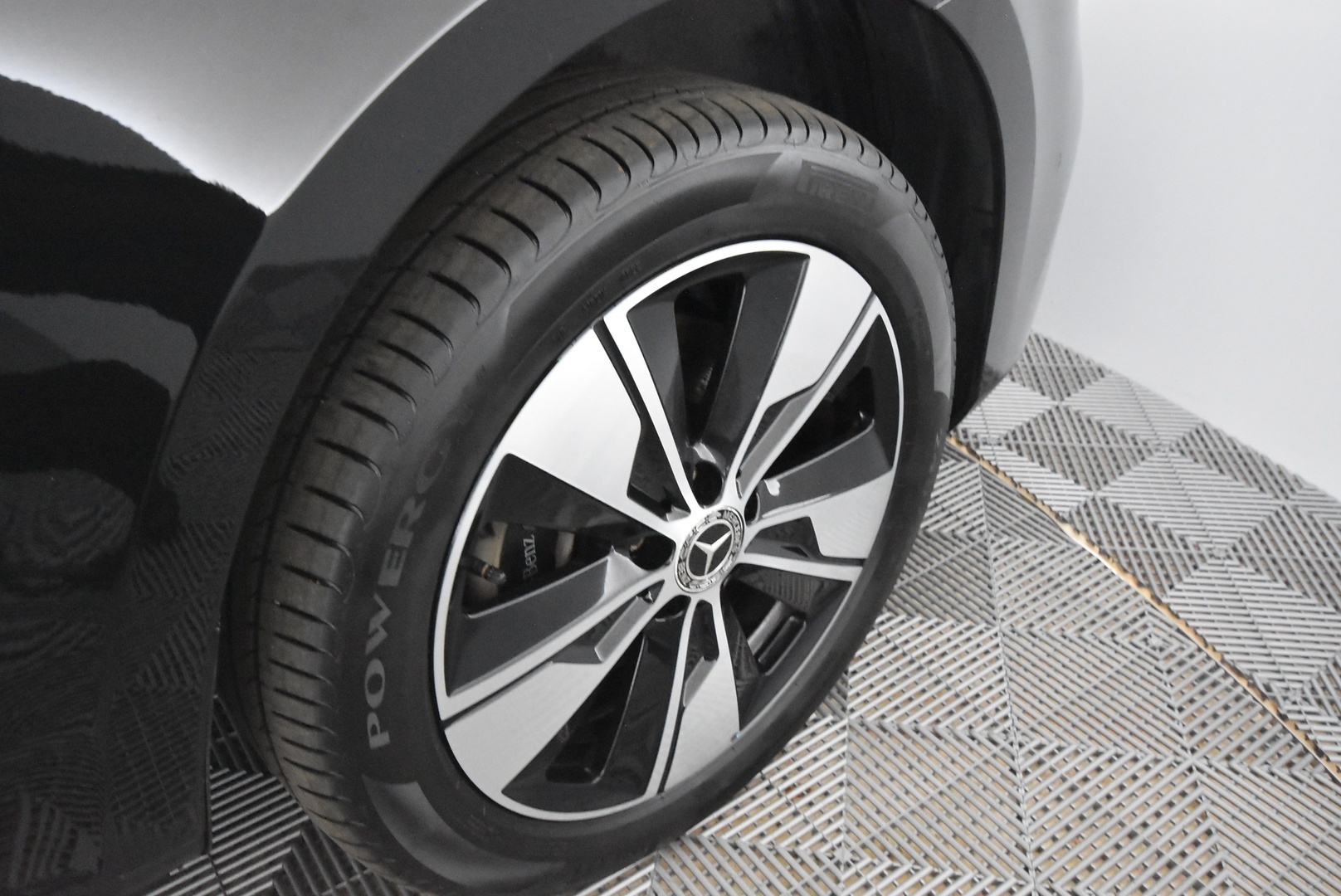 MERCEDES-BENZ V 2022