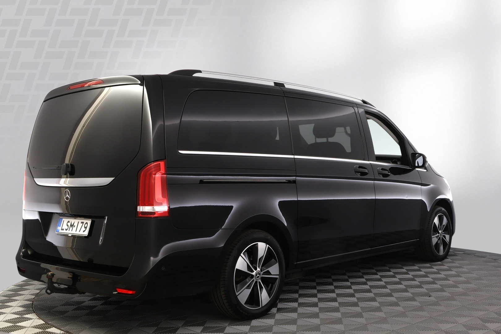 MERCEDES-BENZ V 2022