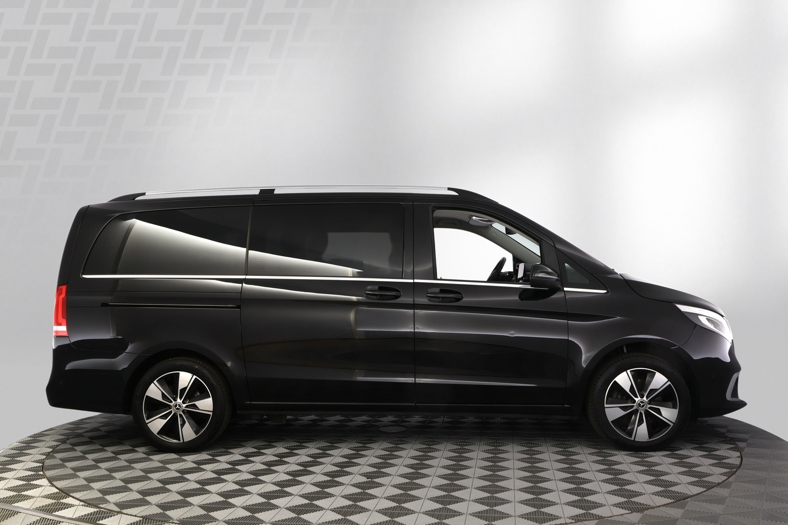 MERCEDES-BENZ V 2022