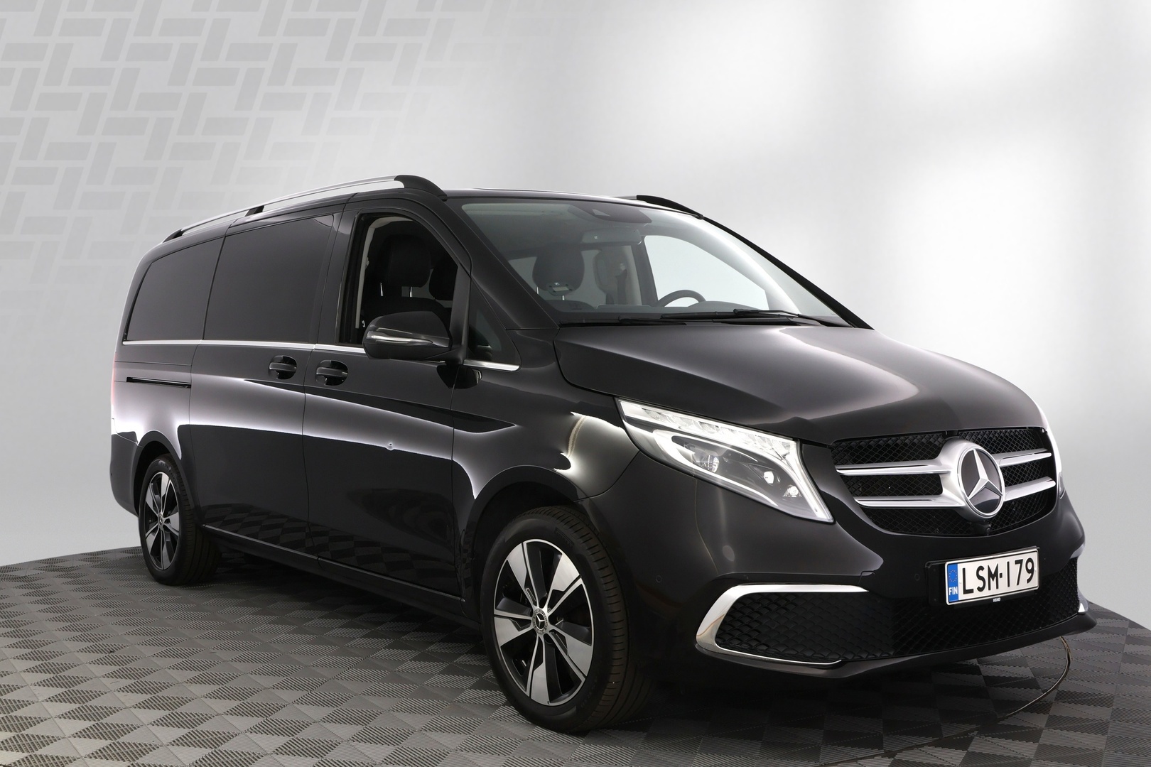 MERCEDES-BENZ V 2022