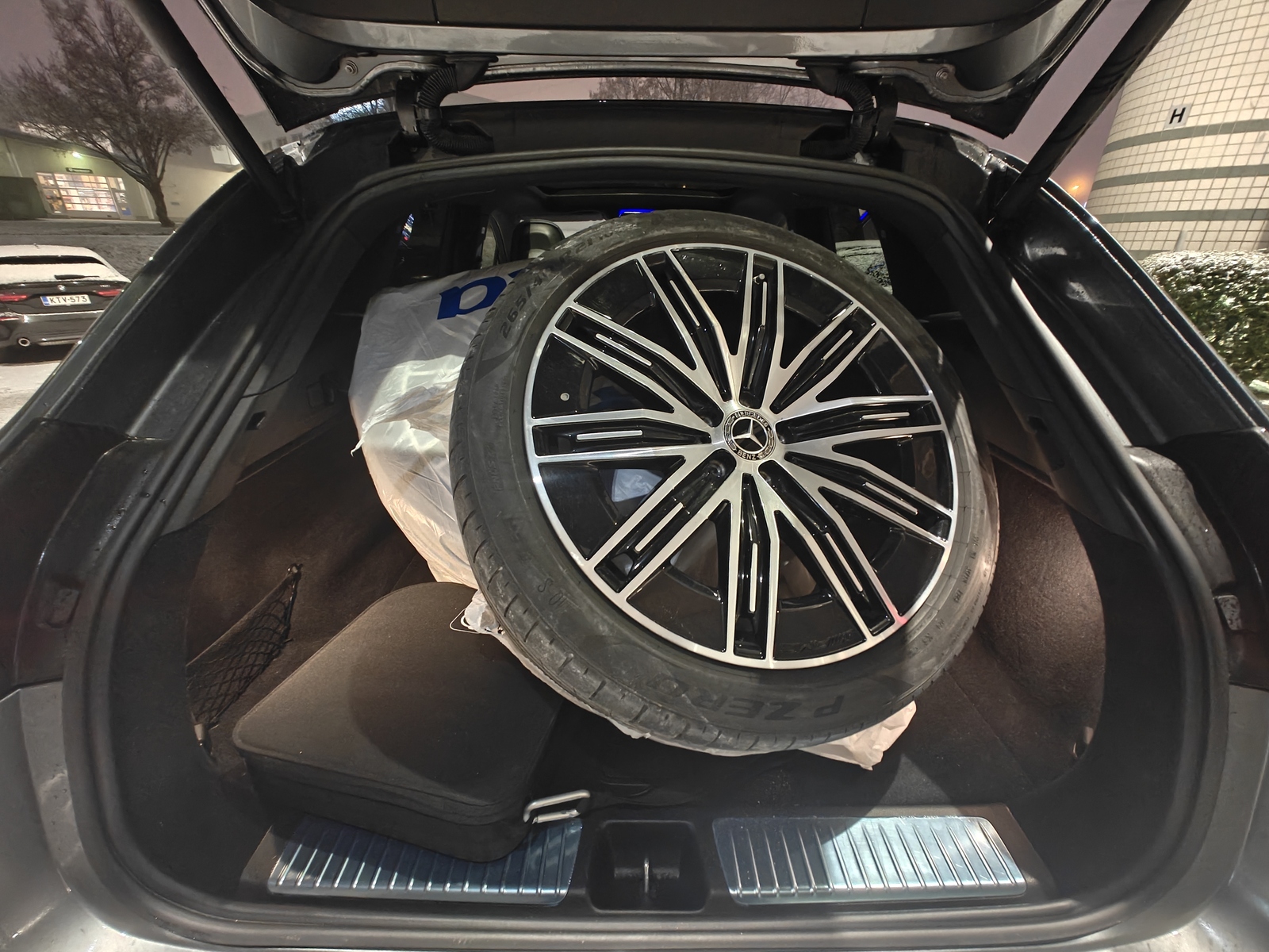 Mercedes-Benz EQE SUV 2023