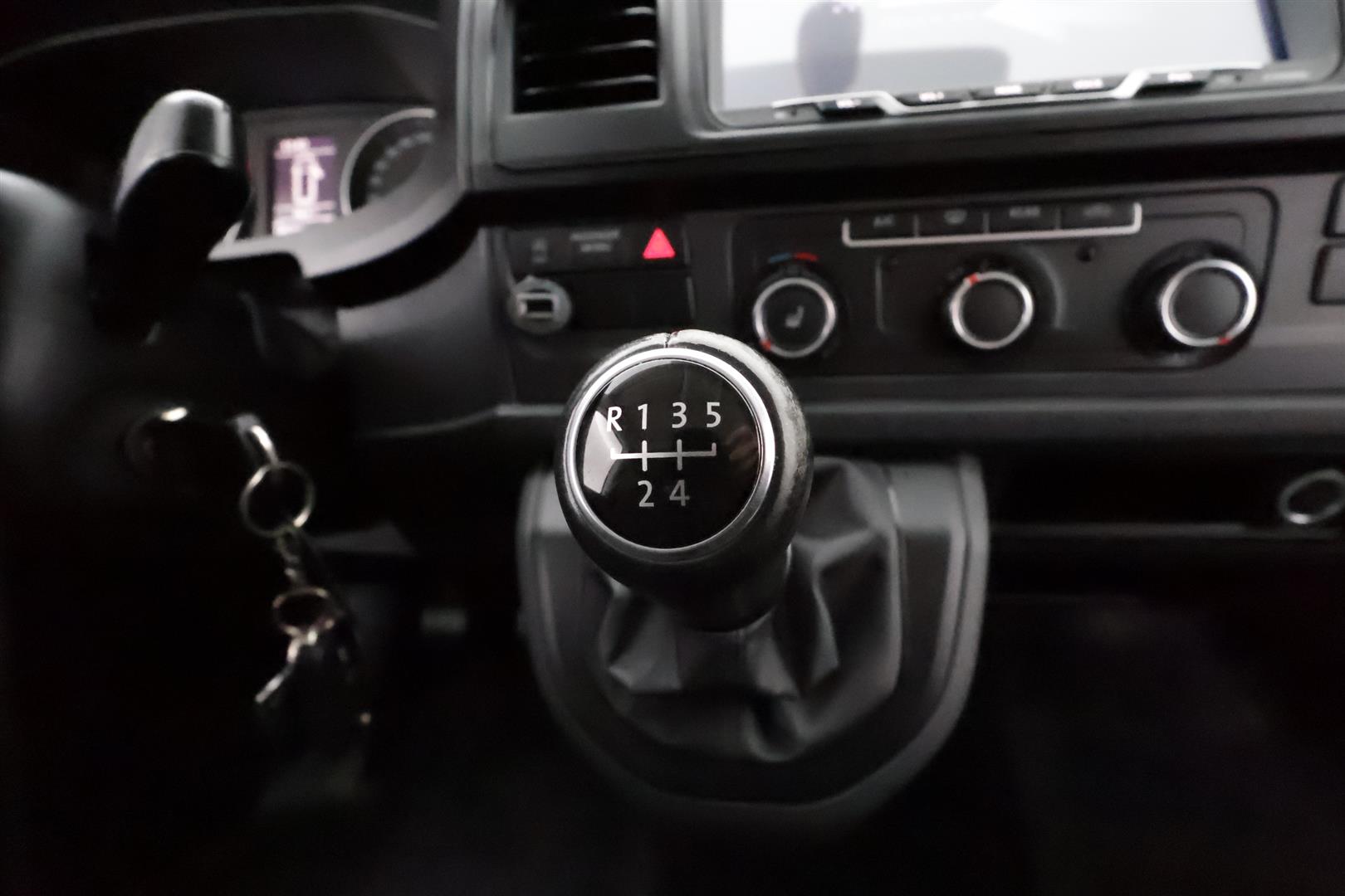 Volkswagen Caravelle 2018