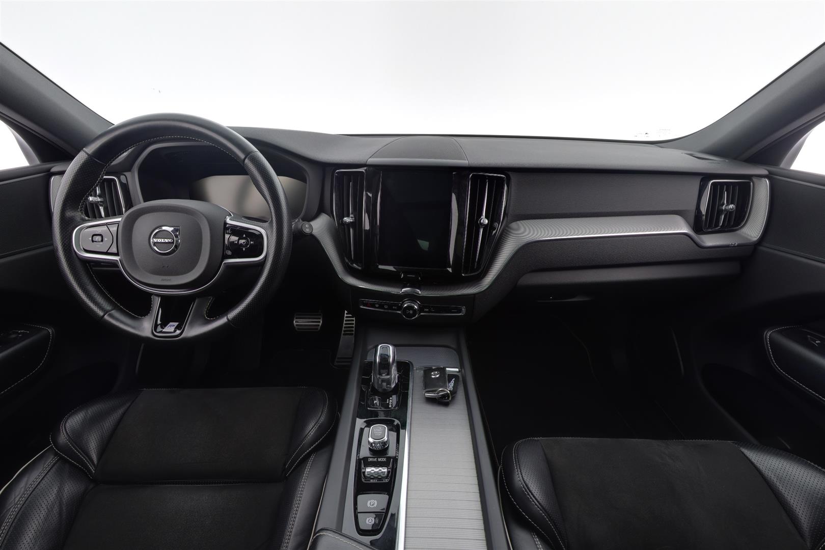VOLVO XC60 2018