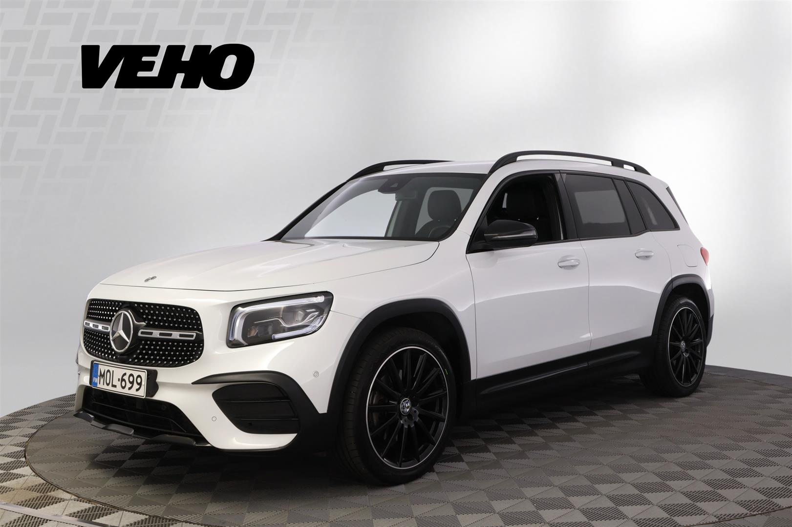 MERCEDES-BENZ GLB 2023