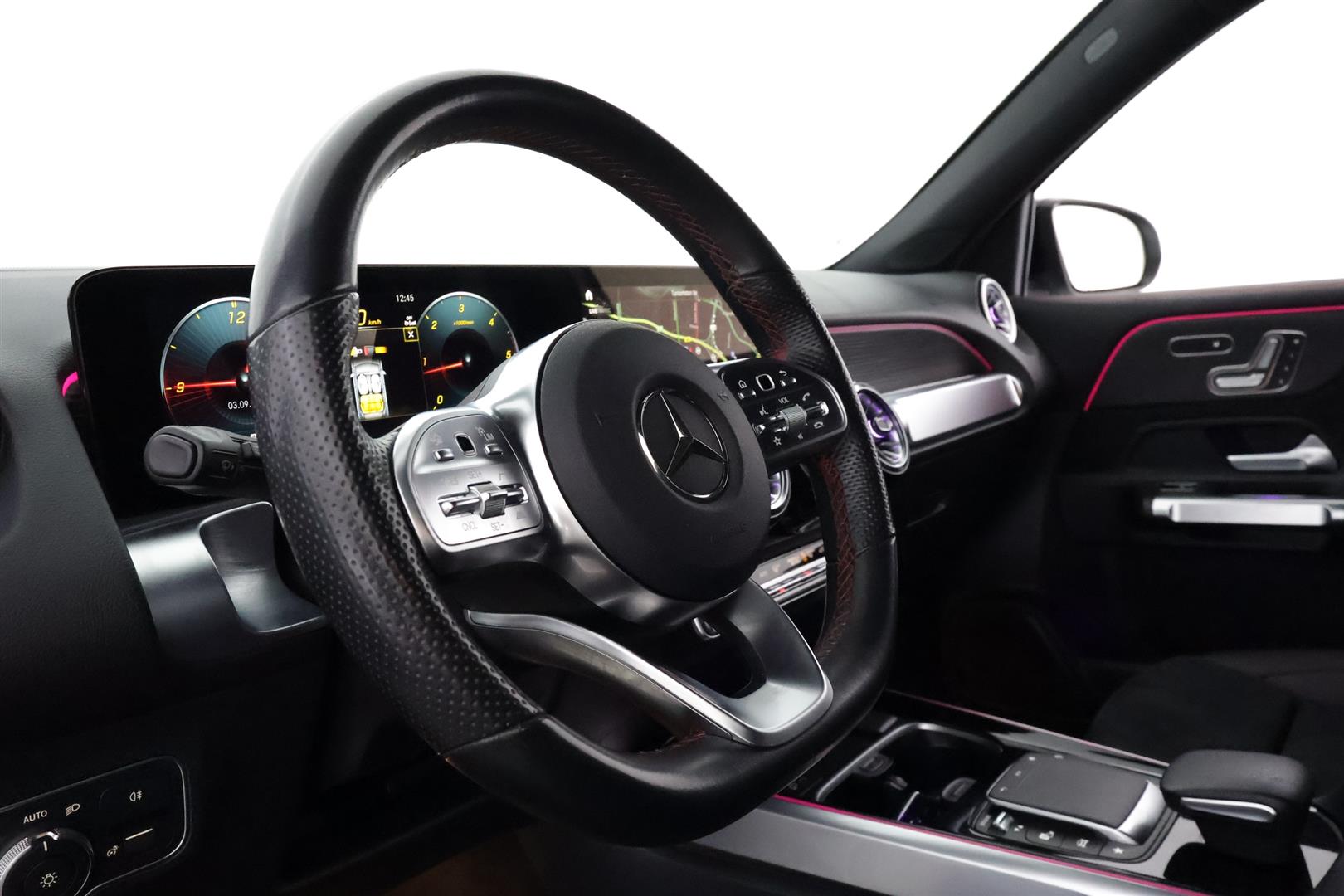 MERCEDES-BENZ GLB 2023