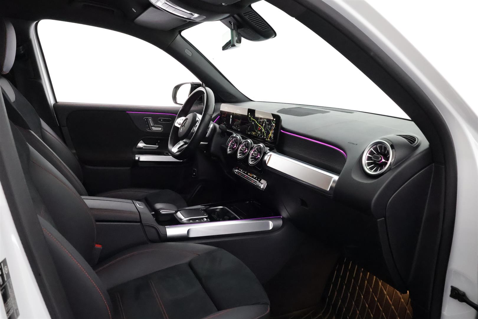 MERCEDES-BENZ GLB 2023