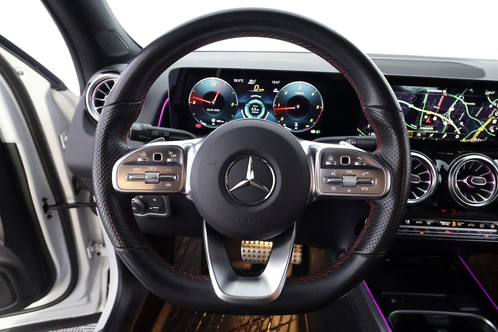 MERCEDES-BENZ GLB 2023