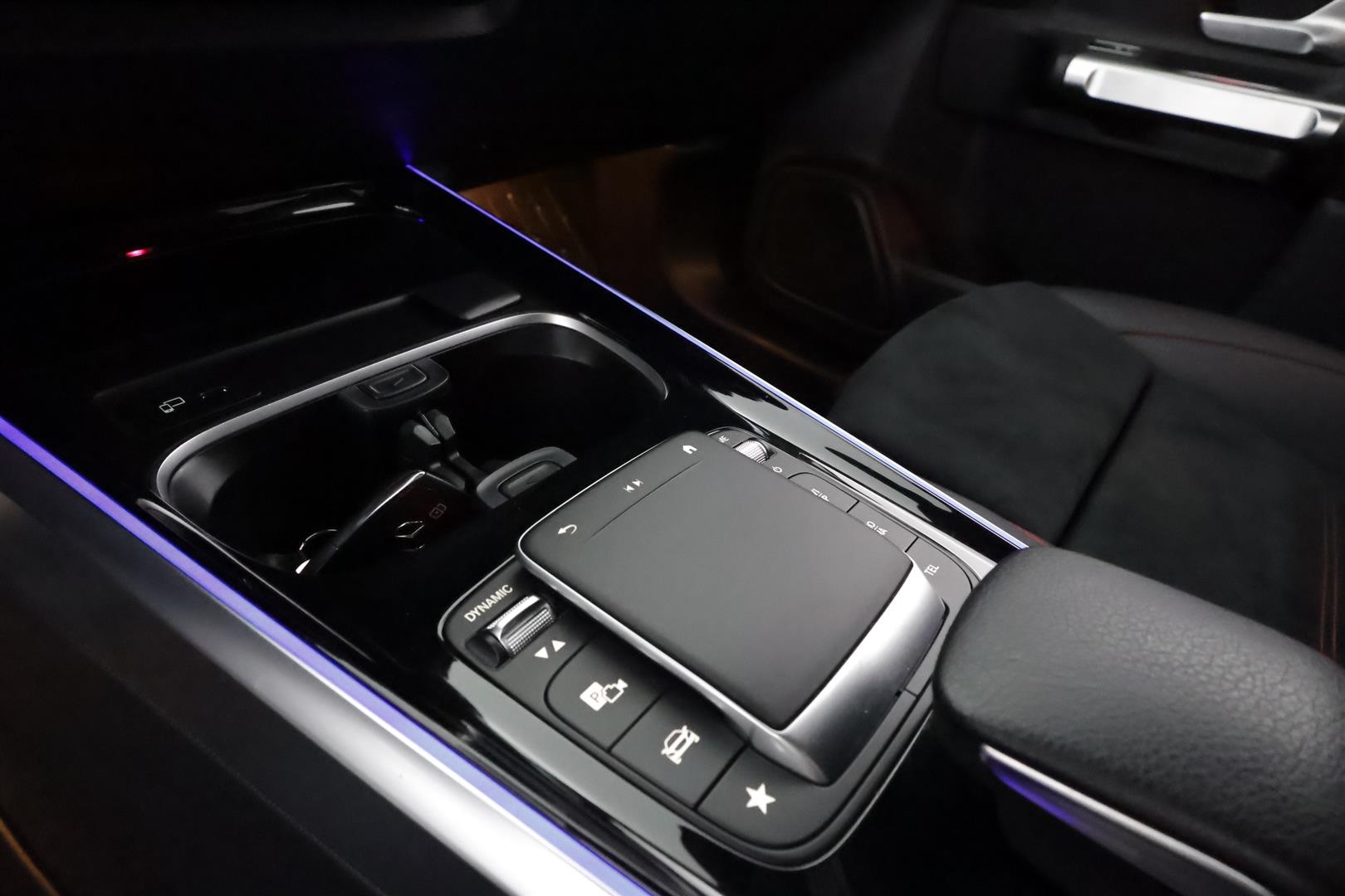 MERCEDES-BENZ GLB 2023