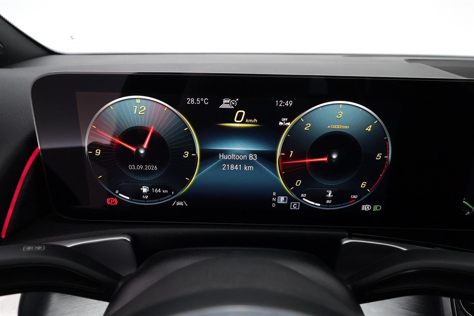 MERCEDES-BENZ GLB 2023