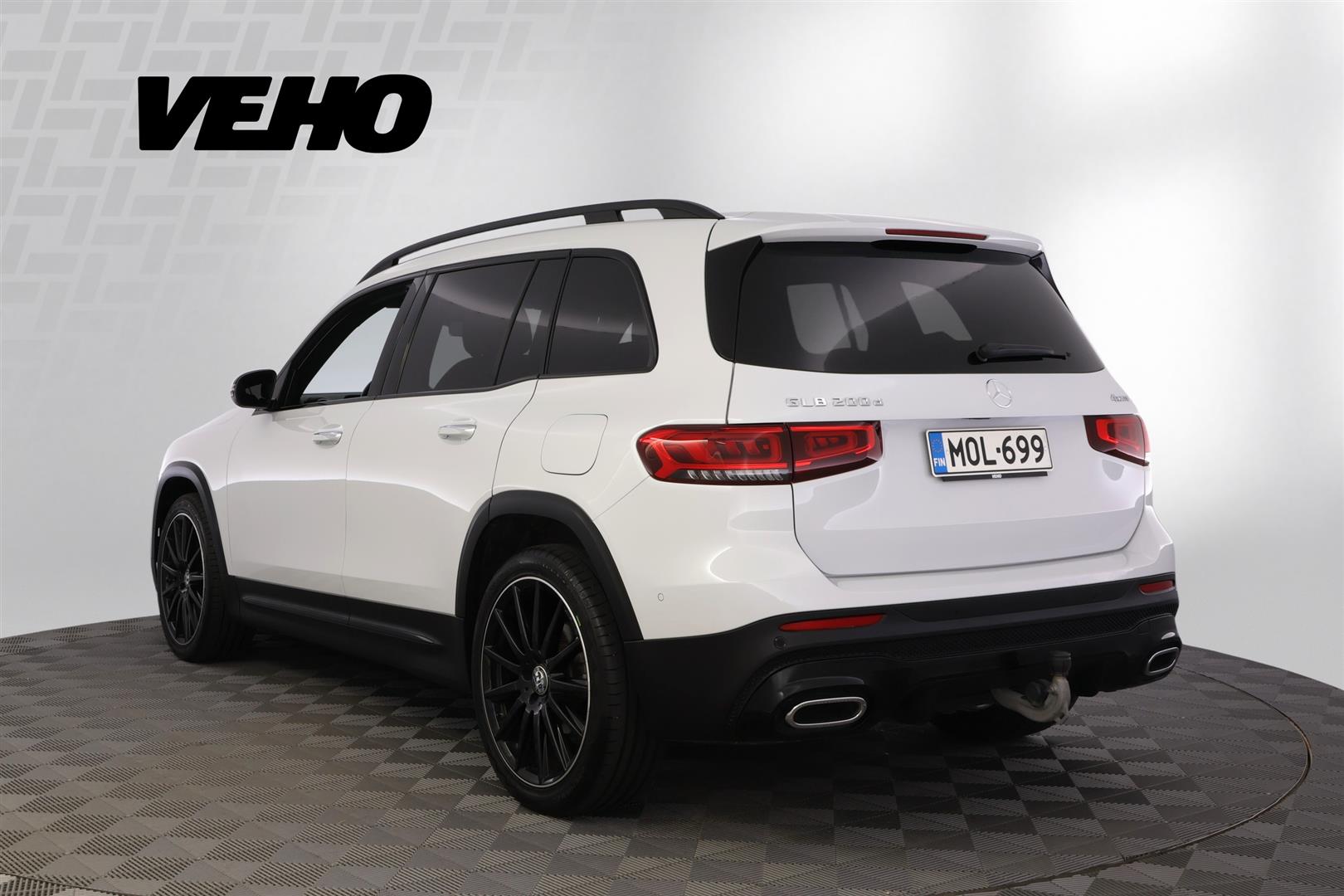 MERCEDES-BENZ GLB 2023