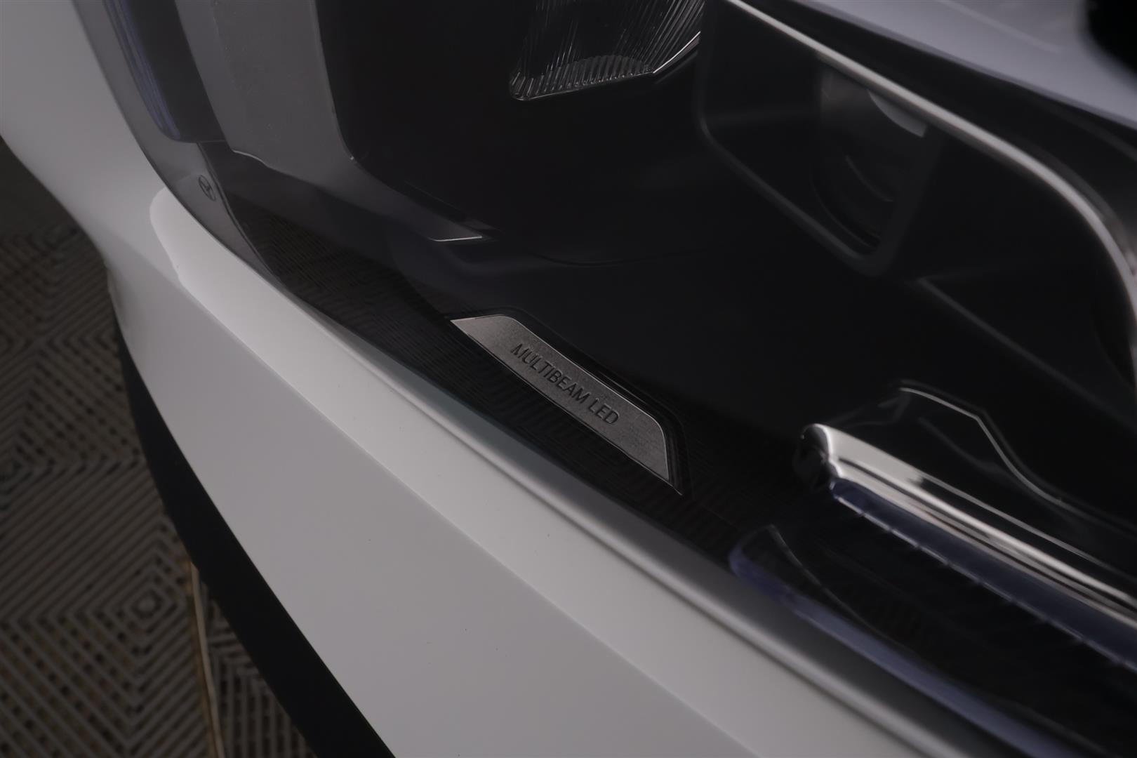 MERCEDES-BENZ GLB 2023