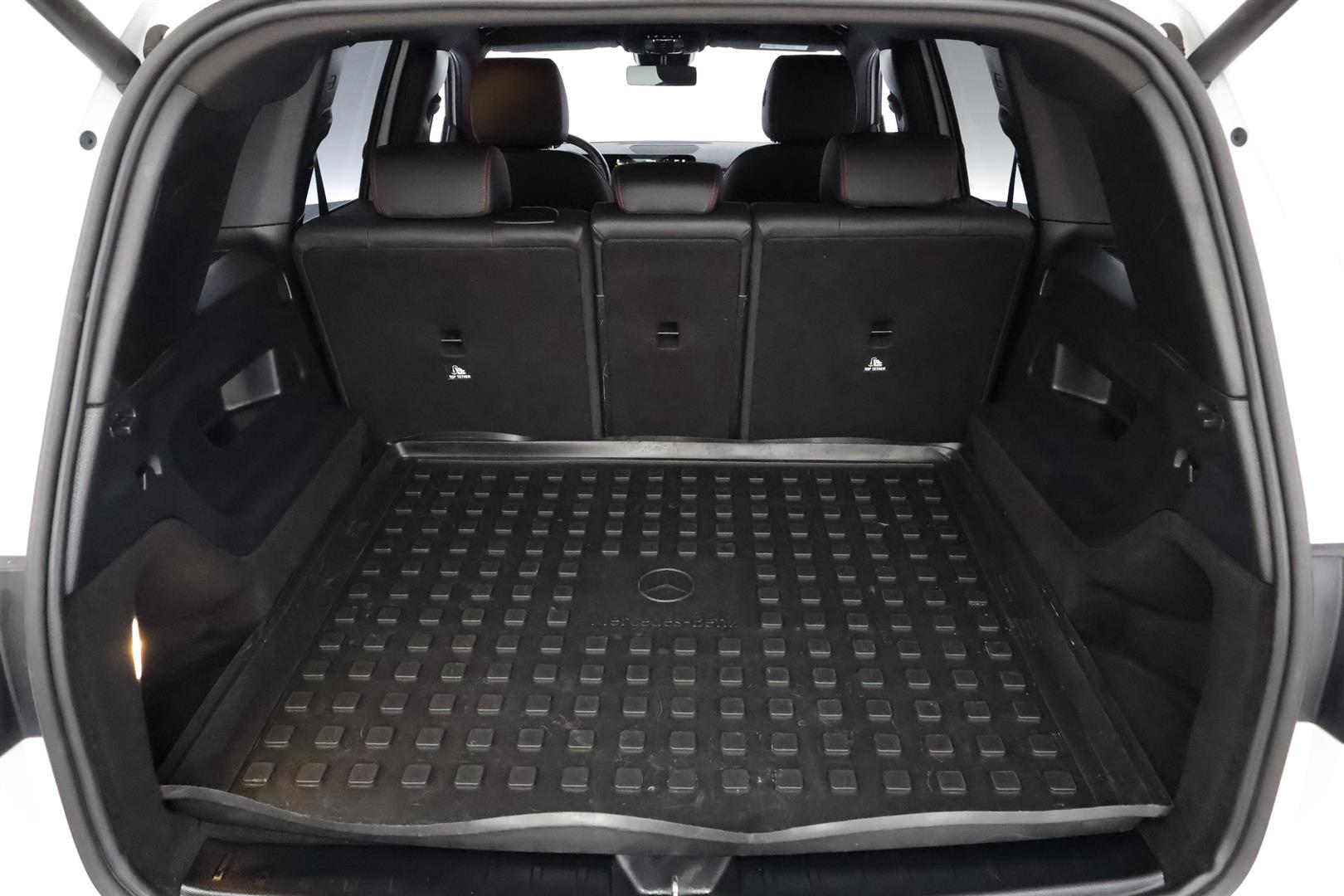 MERCEDES-BENZ GLB 2023