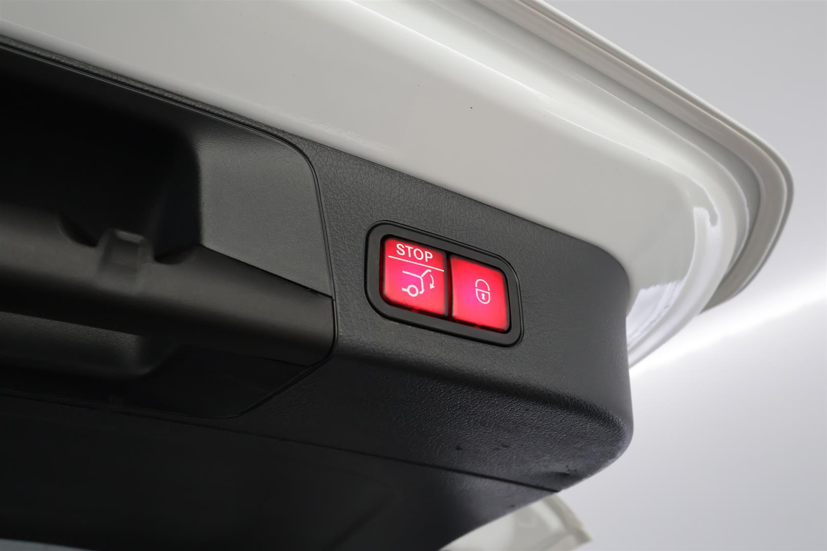 MERCEDES-BENZ GLB 2023