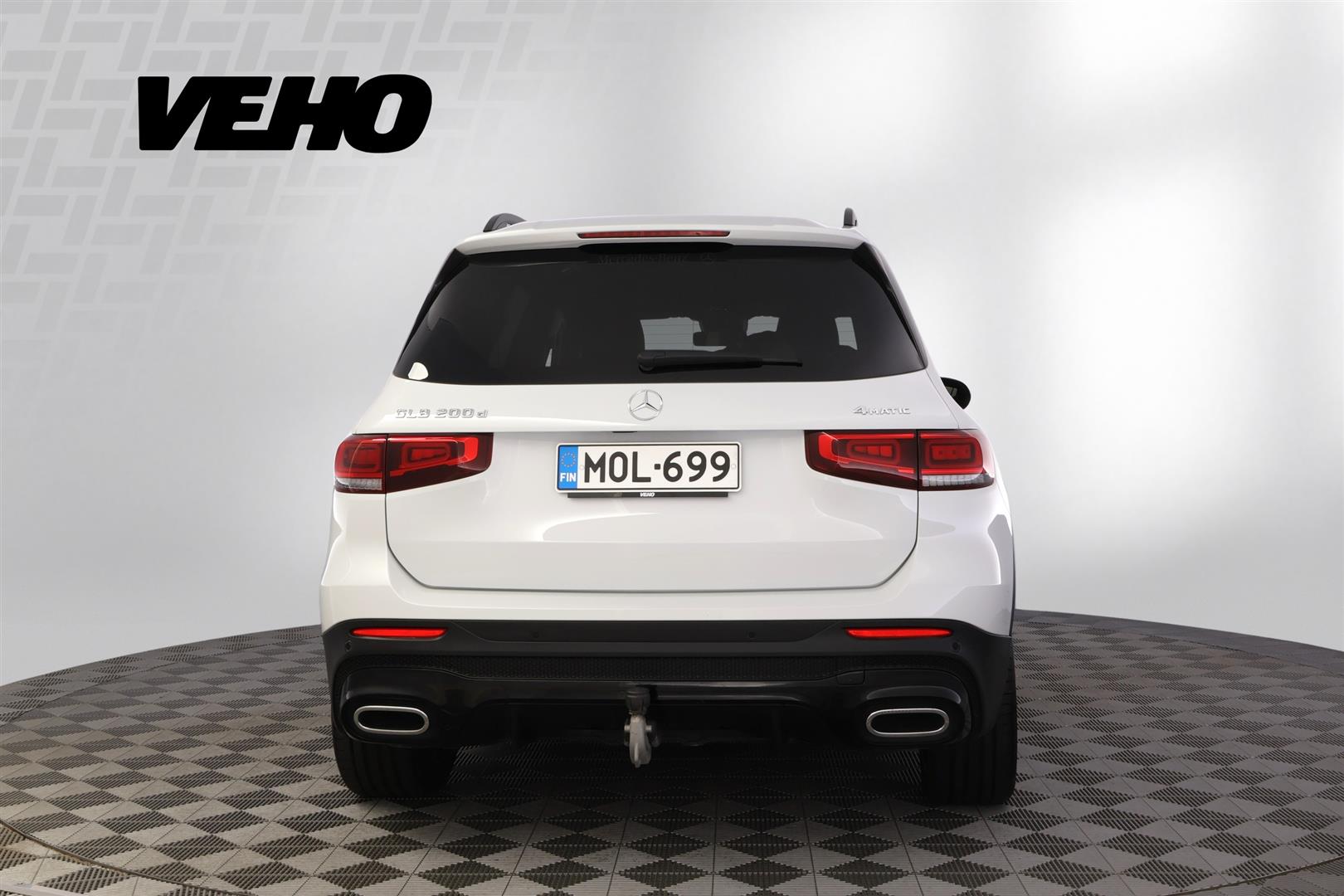 MERCEDES-BENZ GLB 2023