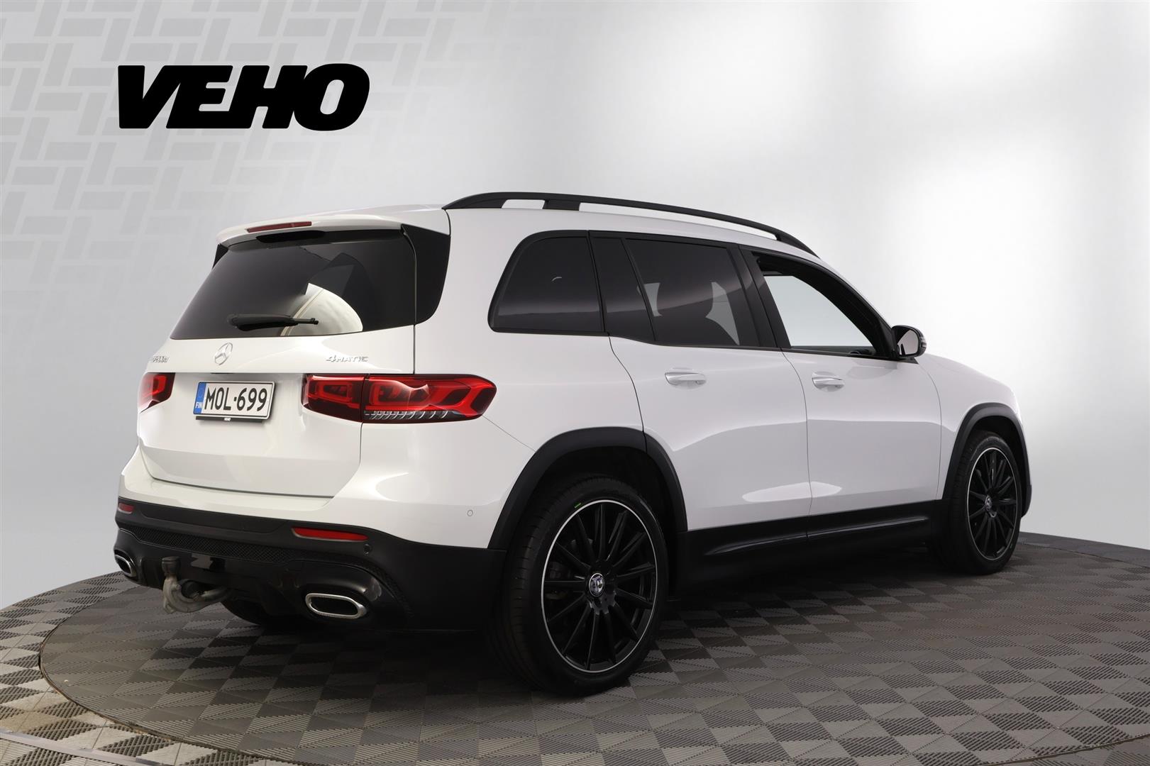 MERCEDES-BENZ GLB 2023