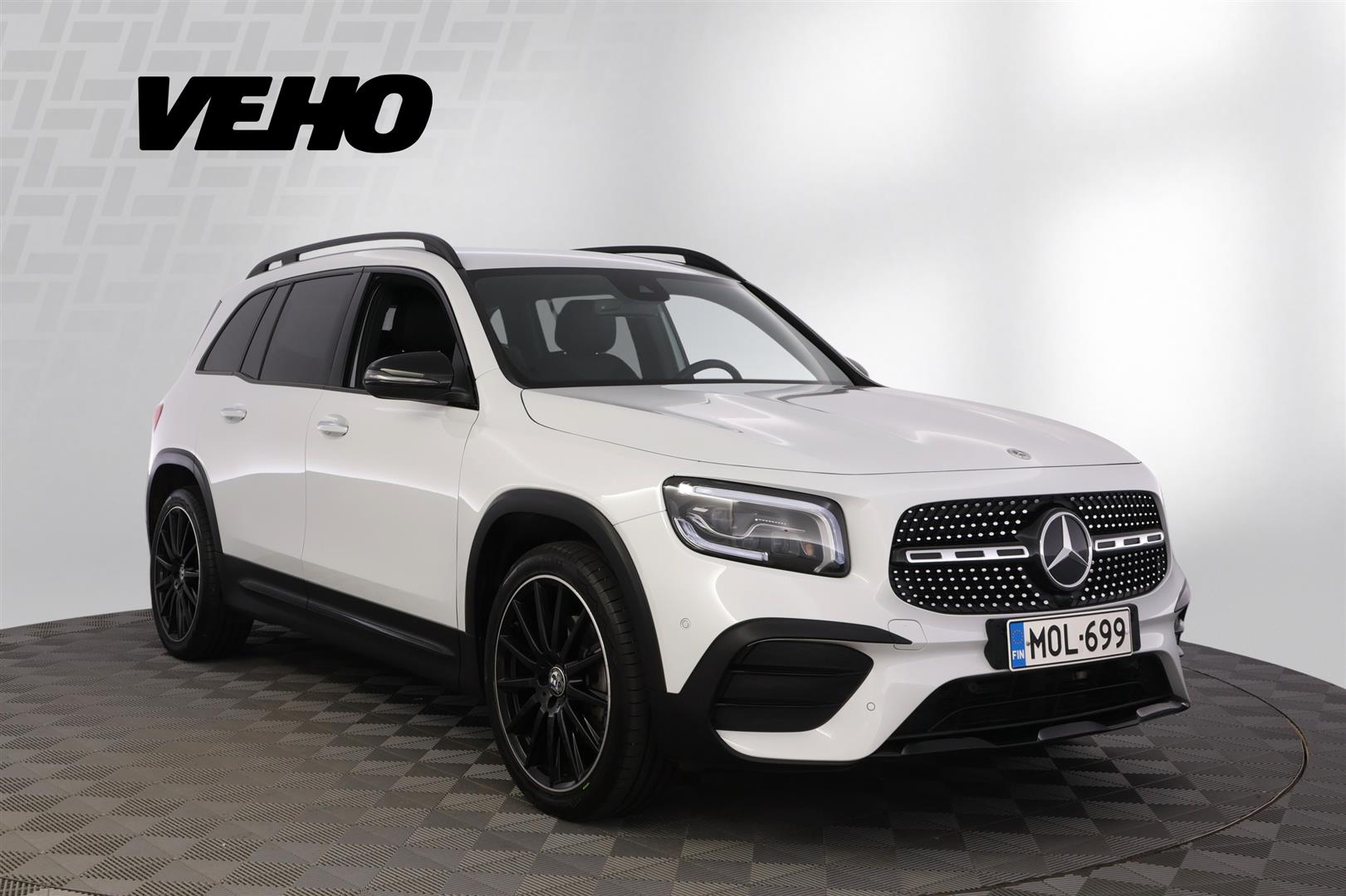 MERCEDES-BENZ GLB 2023