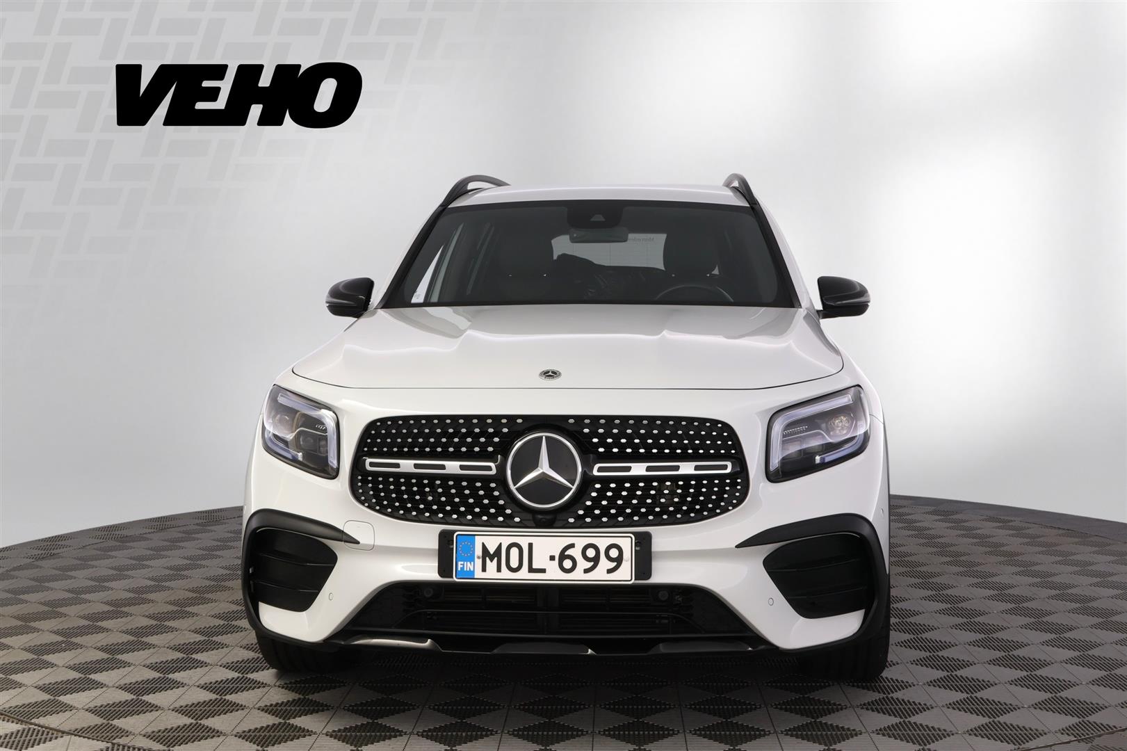 MERCEDES-BENZ GLB 2023