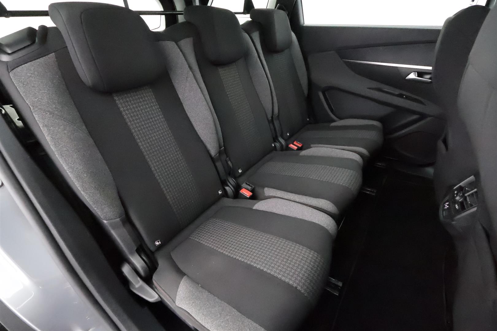 Peugeot 5008 2021