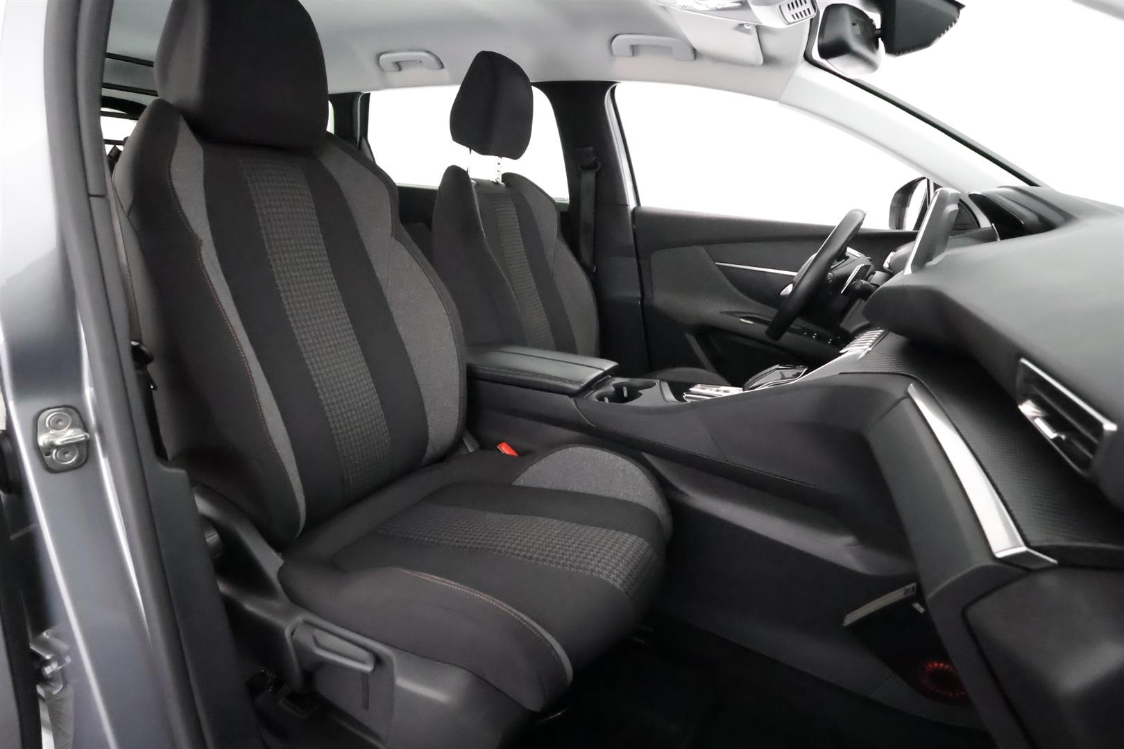 Peugeot 5008 2021