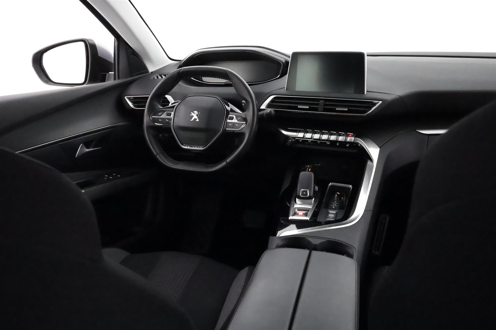 Peugeot 5008 2021