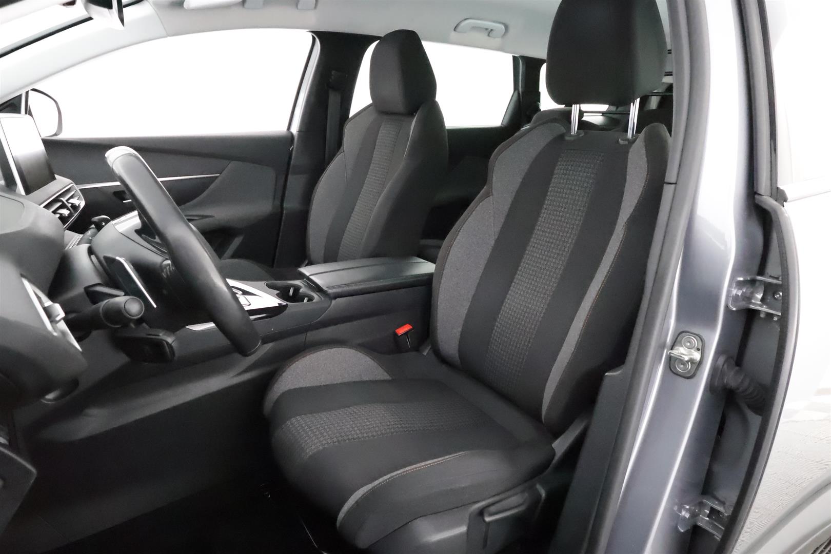 Peugeot 5008 2021