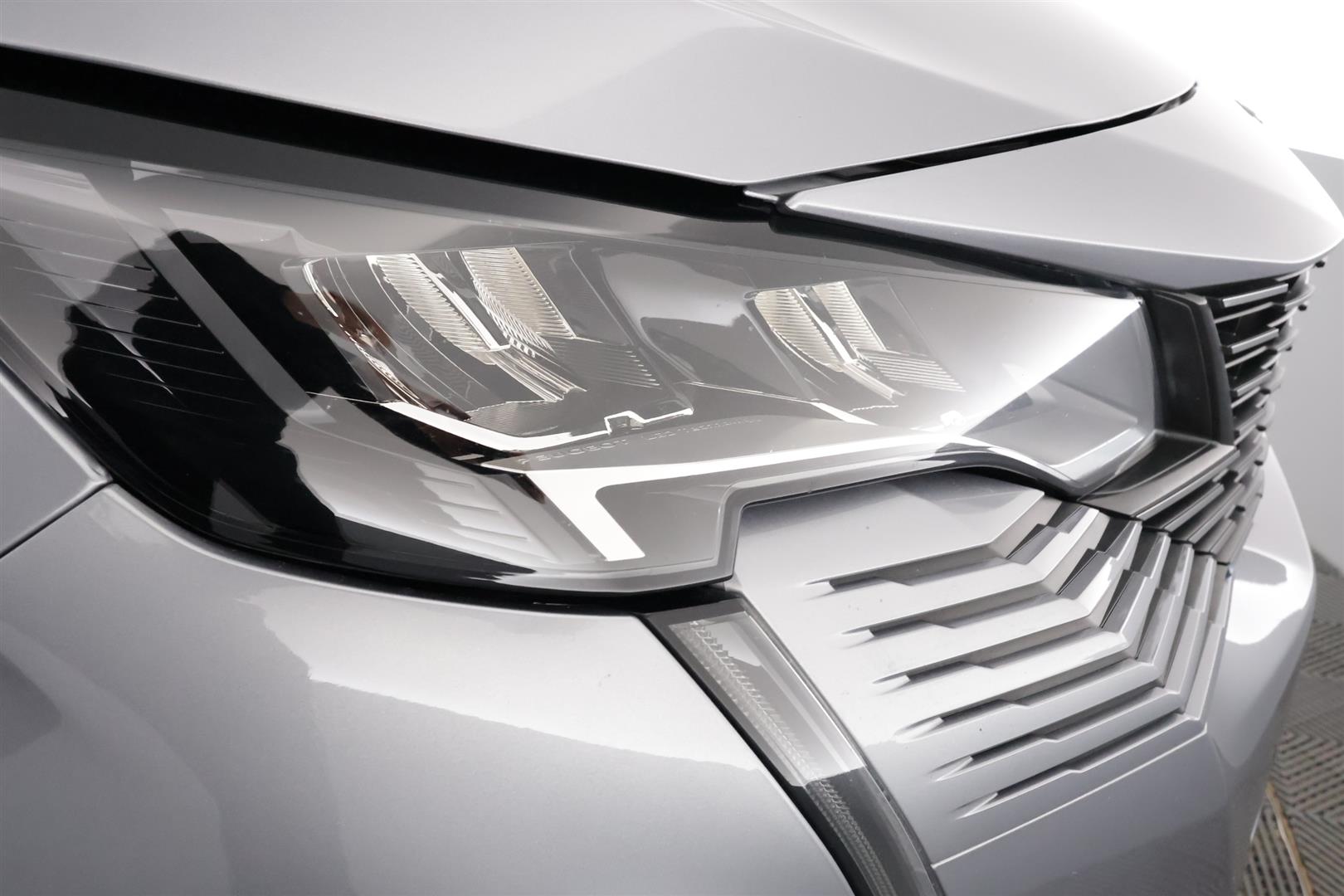 Peugeot 5008 2021