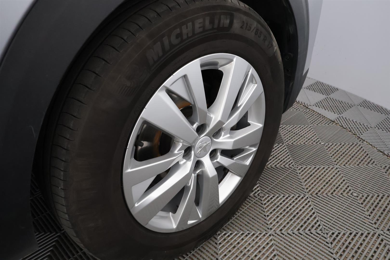Peugeot 5008 2021