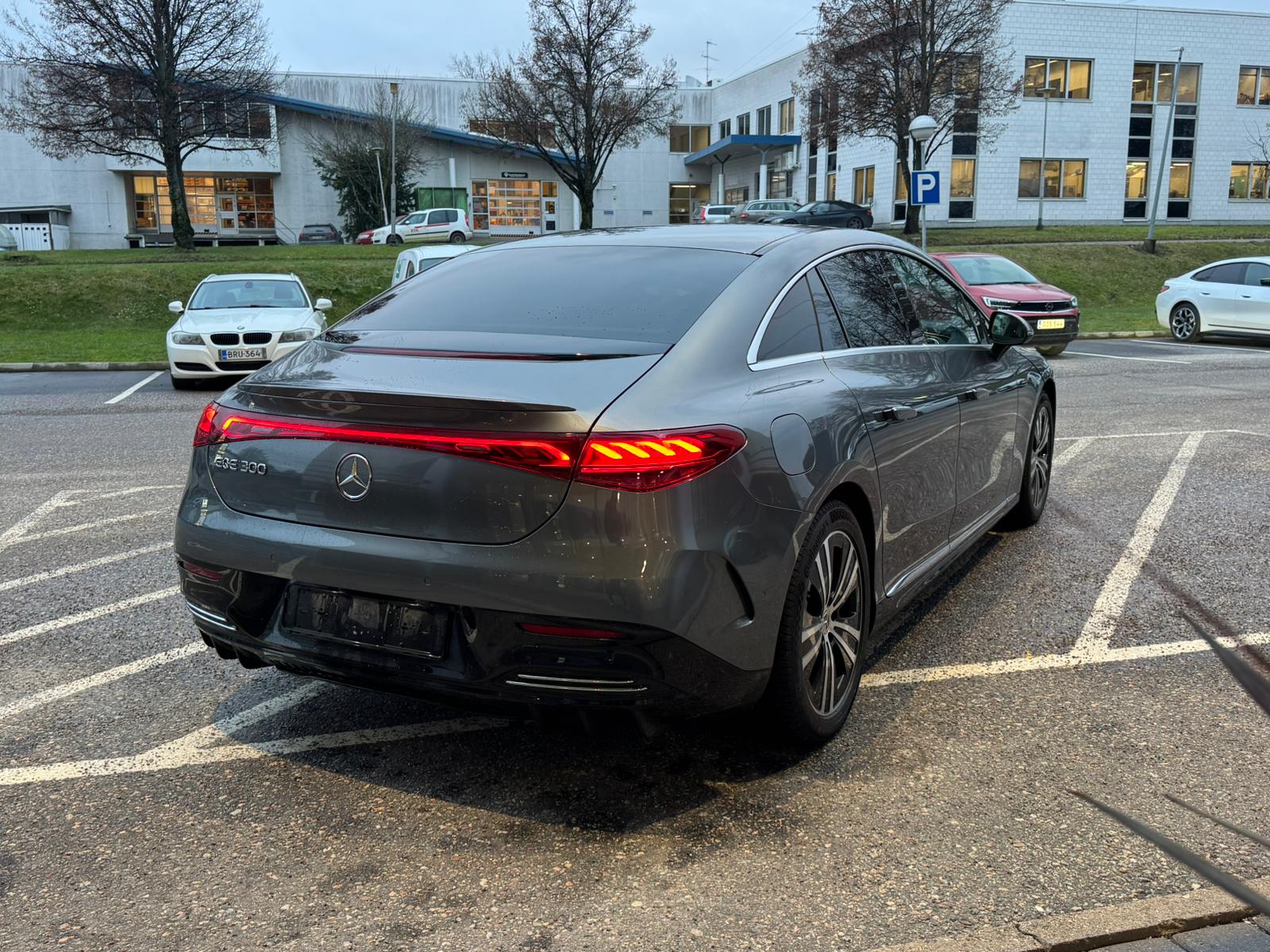 MERCEDES-BENZ EQE 2023