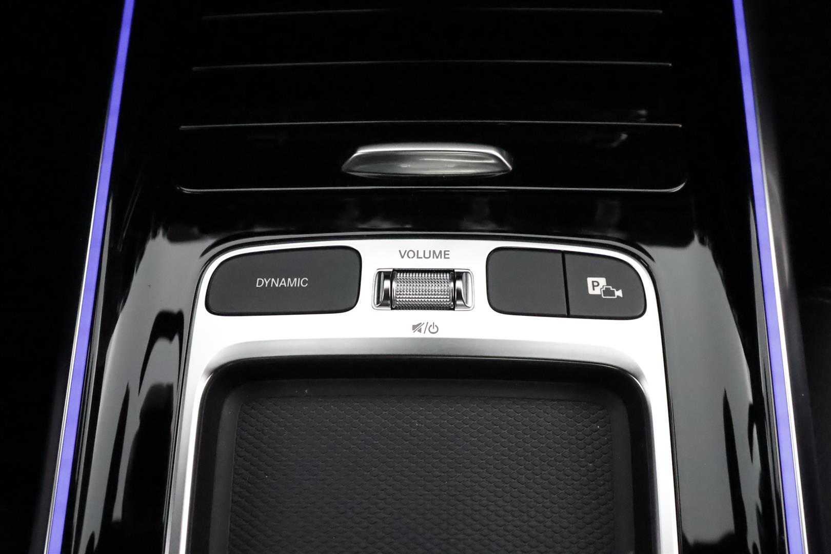 MERCEDES-BENZ GLA 2024