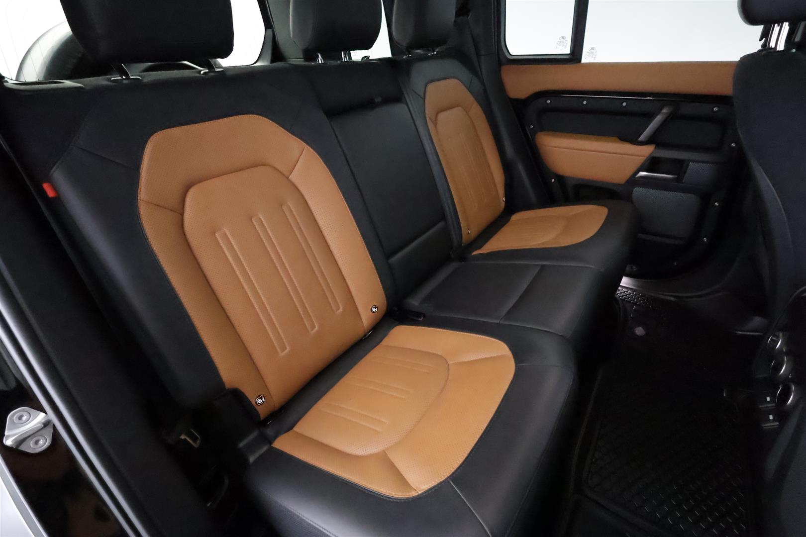 Land Rover Defender 2023