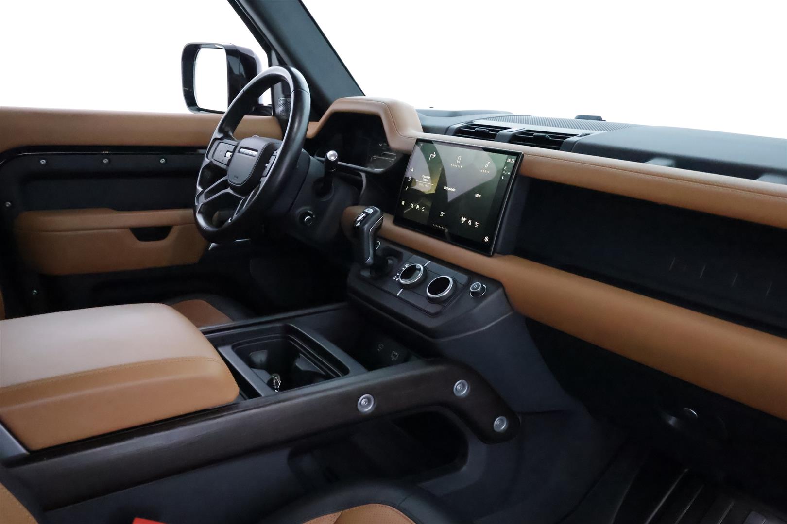 Land Rover Defender 2023