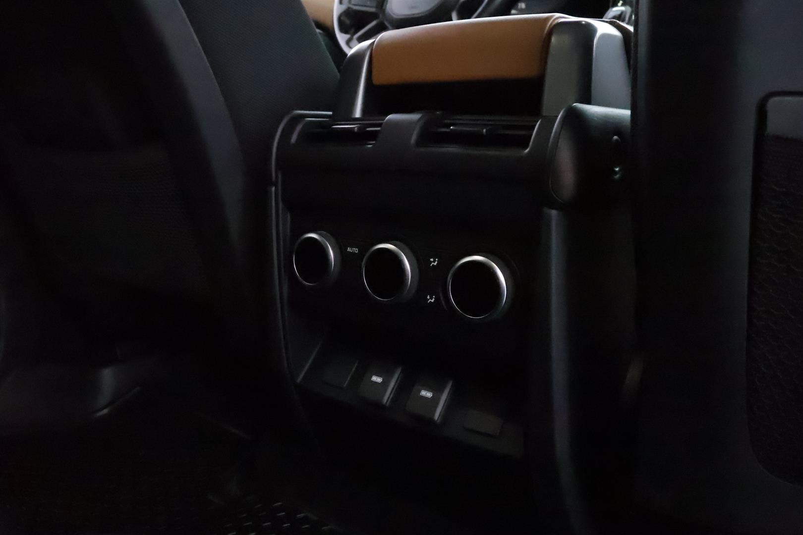 Land Rover Defender 2023