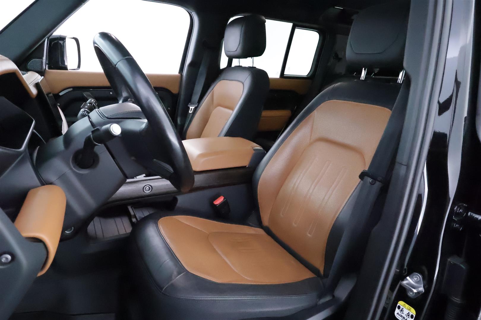 Land Rover Defender 2023