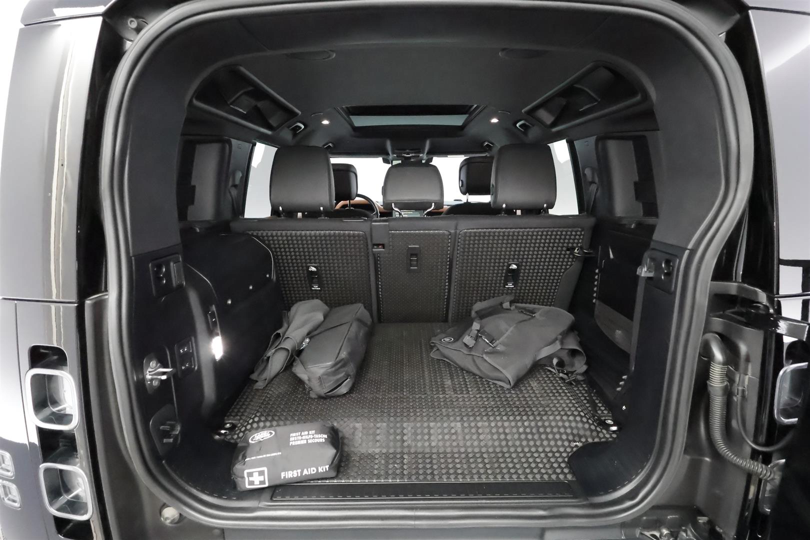 Land Rover Defender 2023