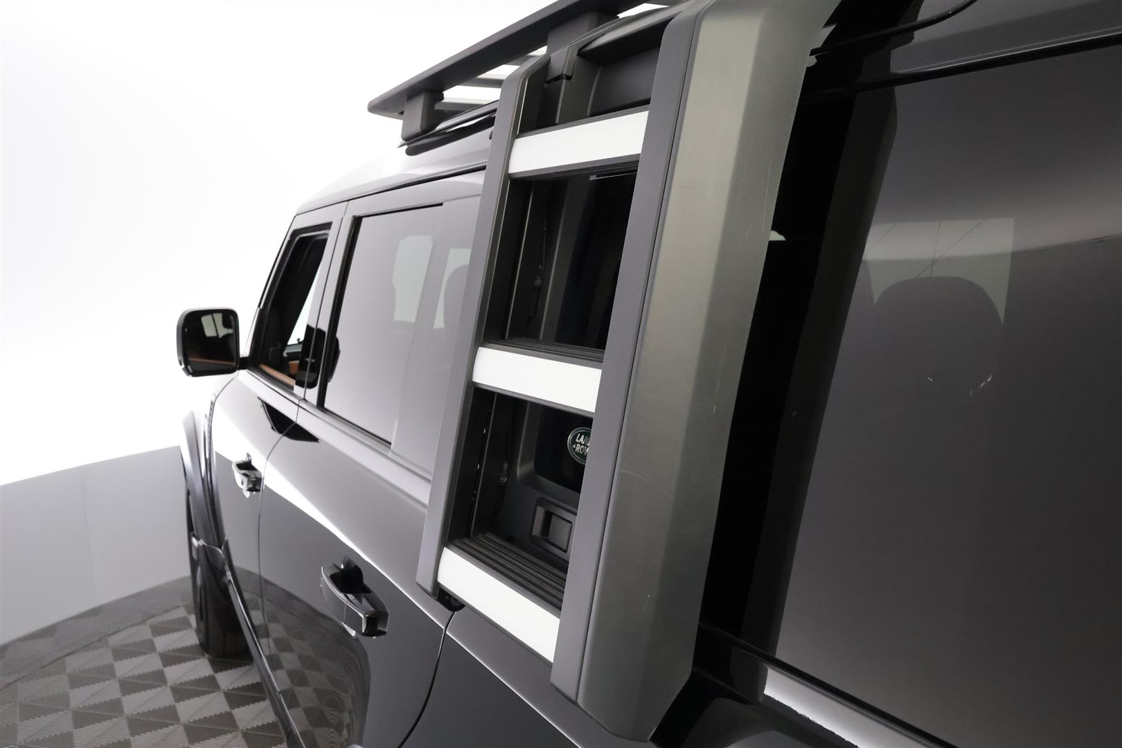 Land Rover Defender 2023