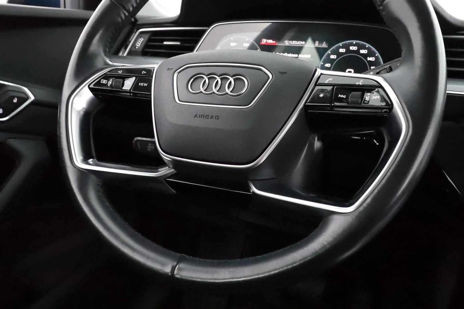 AUDI e-tron 2019