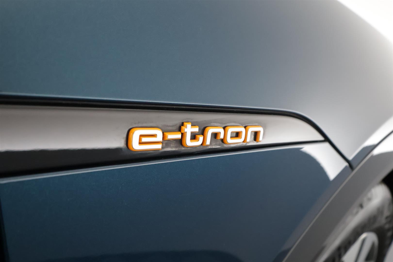 AUDI e-tron 2019