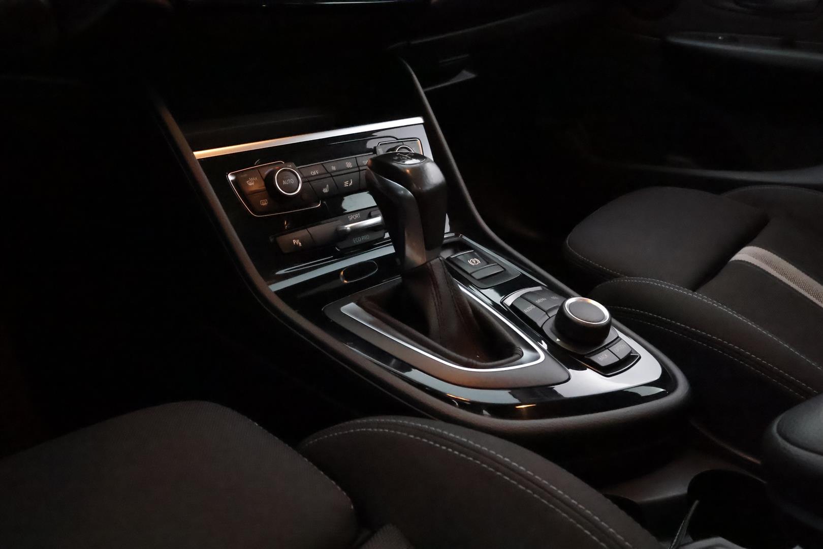 BMW 218 2016