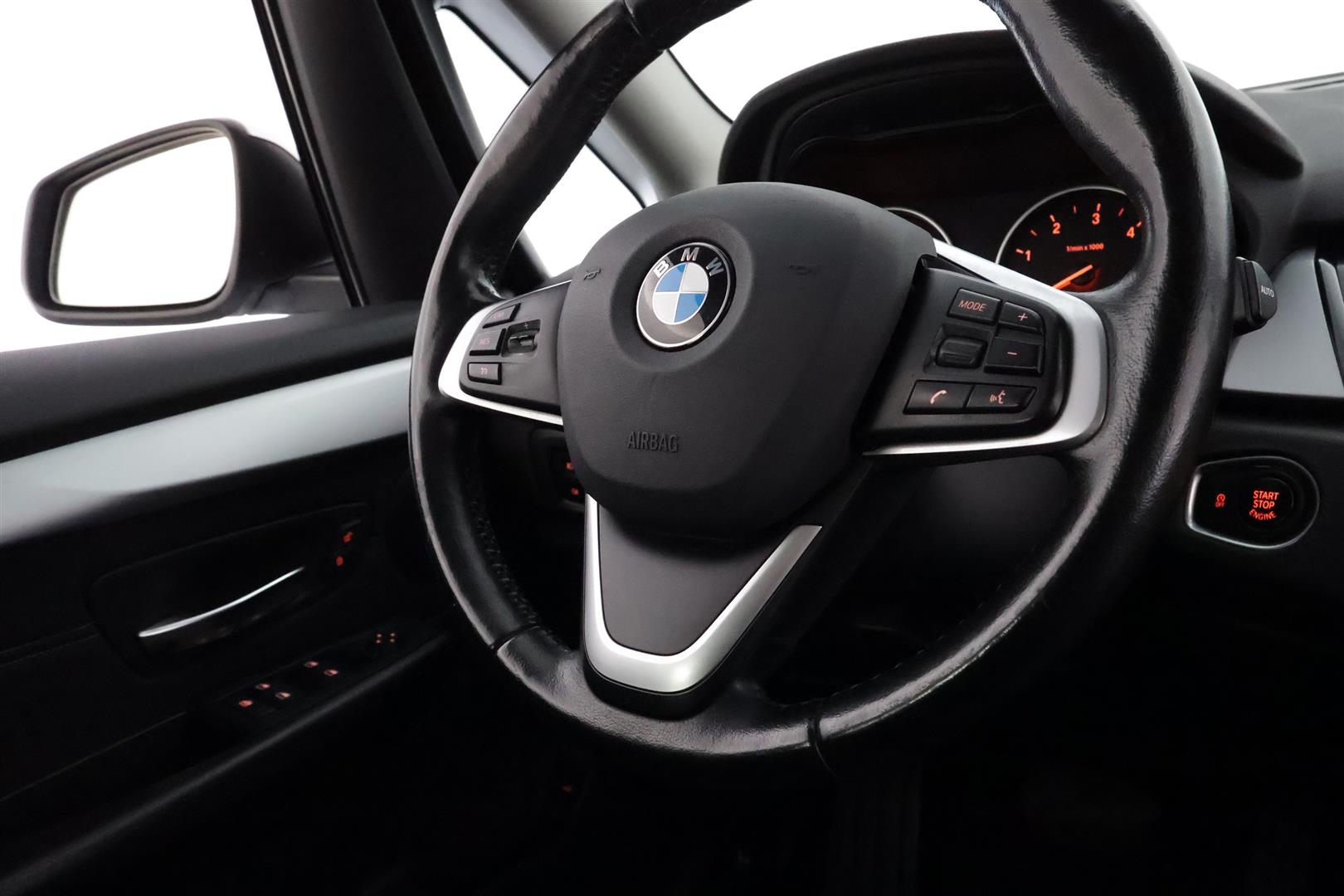 BMW 218 2016