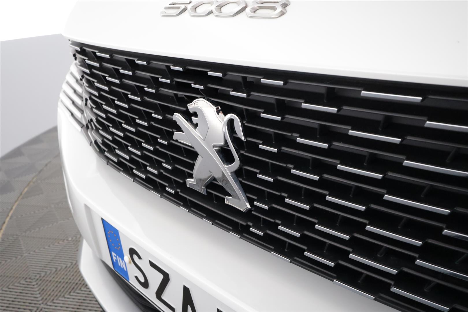 Peugeot 5008 2021