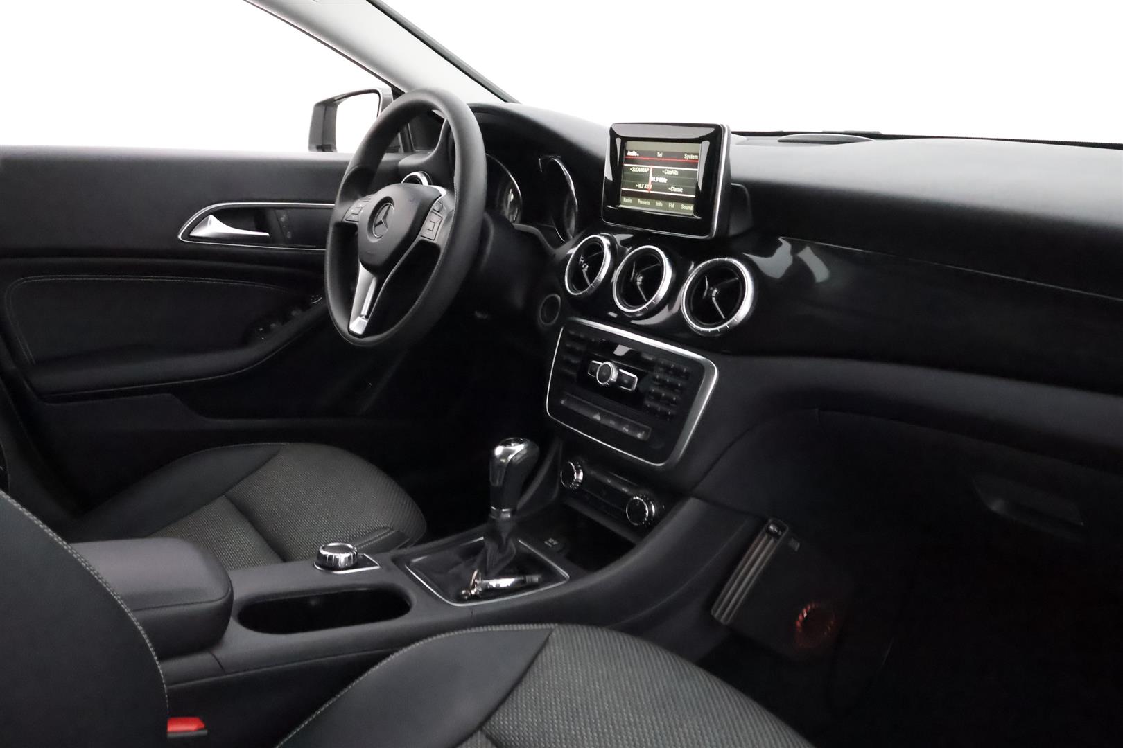MERCEDES-BENZ CLA 2014