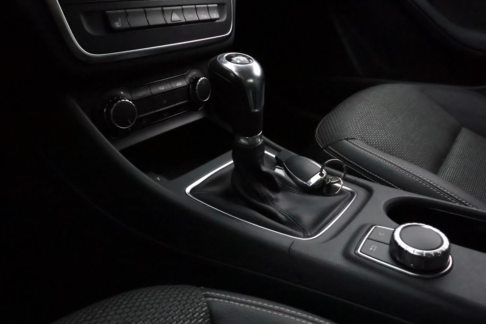 MERCEDES-BENZ CLA 2014