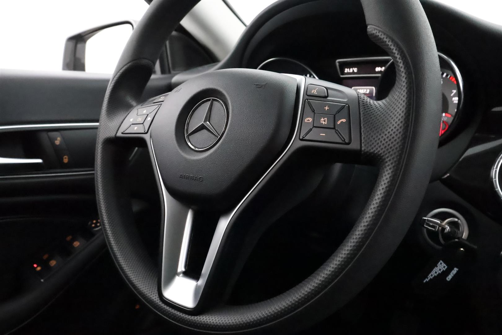 MERCEDES-BENZ CLA 2014