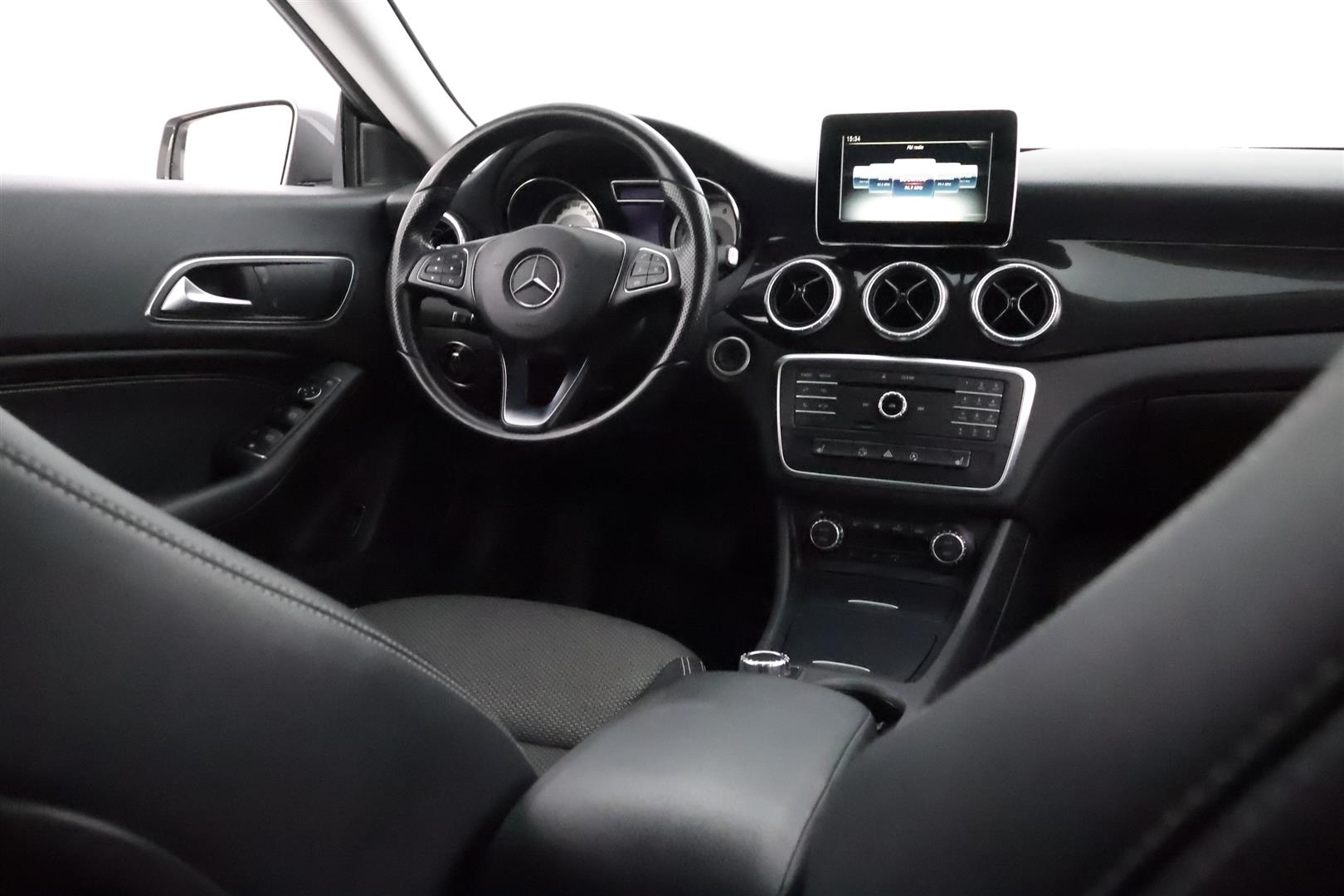 Mercedes-Benz CLA 2015