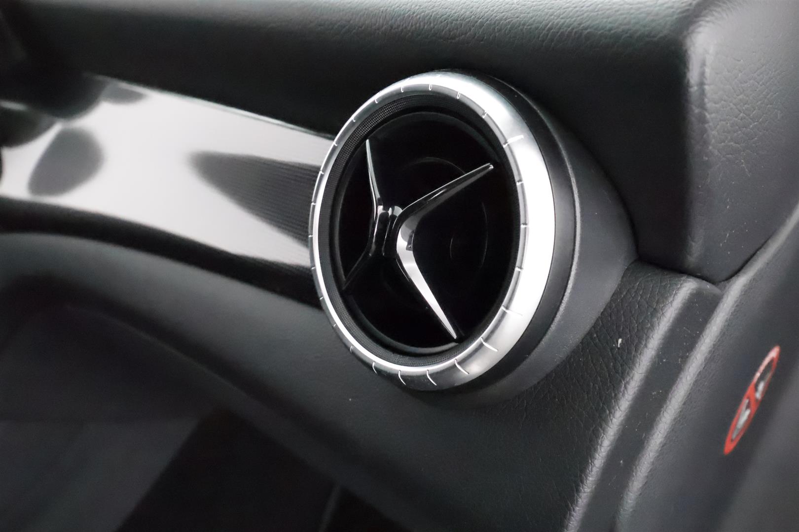 Mercedes-Benz CLA 2015