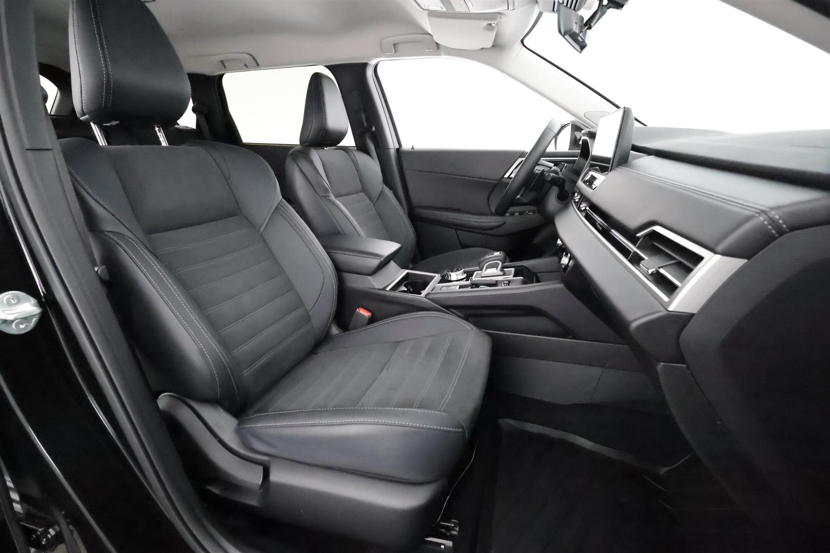 Mitsubishi Outlander 2025