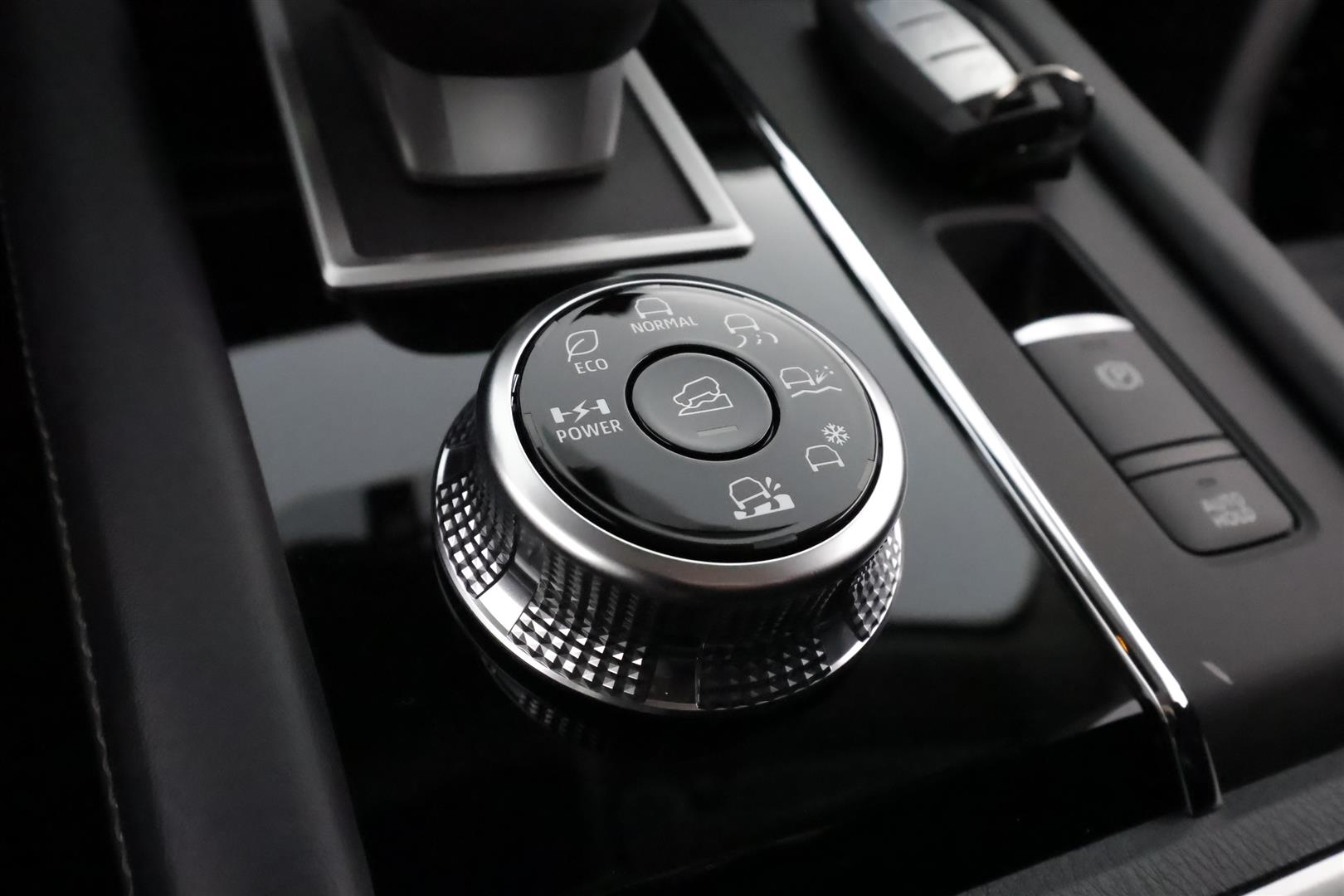 Mitsubishi Outlander 2025