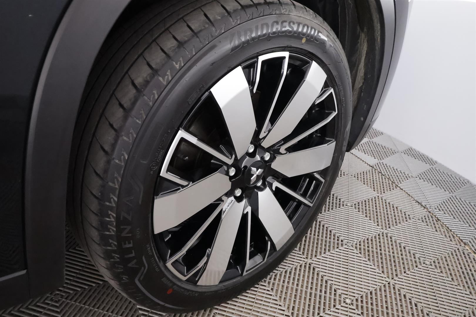 Mitsubishi Outlander 2025