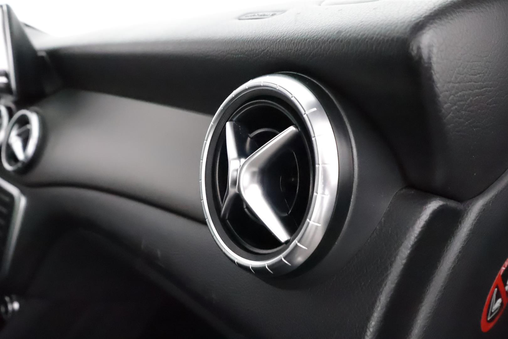 Mercedes-Benz CLA 2013